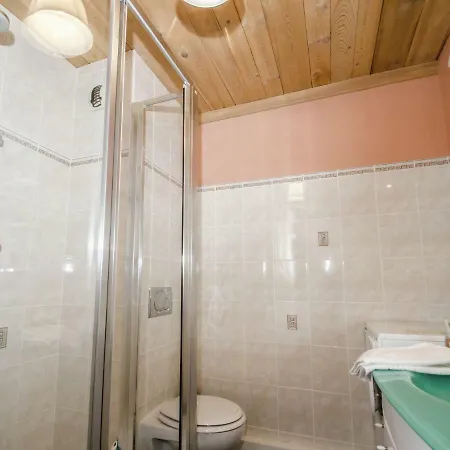 Comfortable Holiday In Charmonix With Mountain View Appartamento *