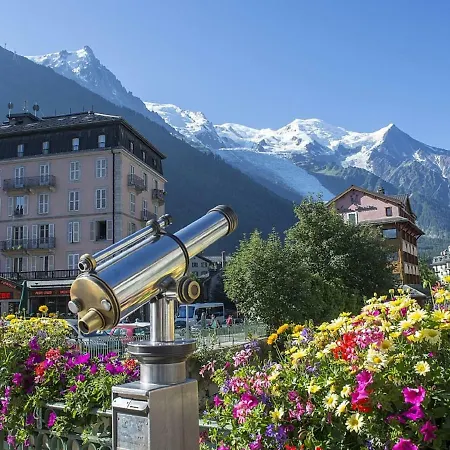Comfortable Holiday In Charmonix With Mountain View Appartamento *